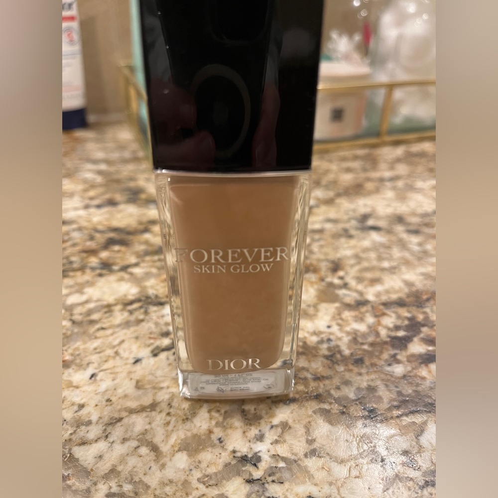 Dior Forever Skin Glow foundation